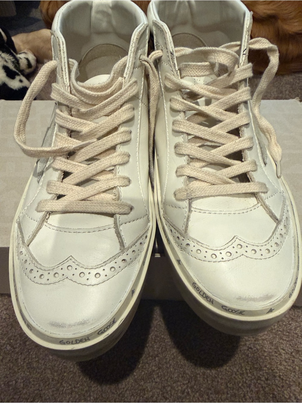 Golden Goose White Leather HI Mid Star Classic.